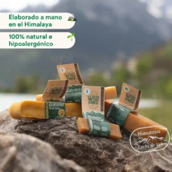 Mordedor Natural Leche De Yak Del Himalaya Con Cúrcuma Para Perros -Bravery Tienda wild yaky mordedor barrita leche yak himalaya curcuma 2 min 63733b7266ce8